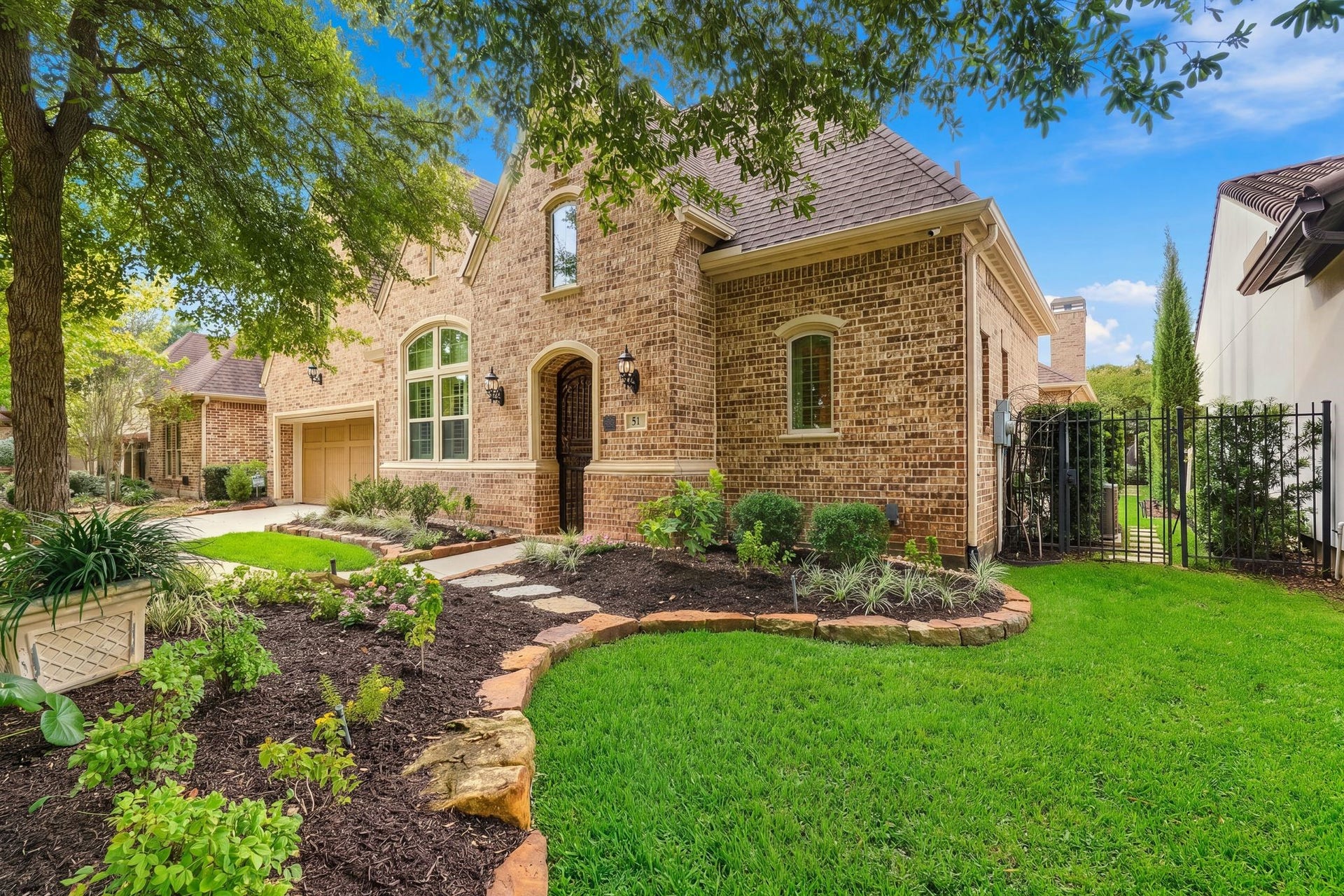 51 Woodglade Way, The Woodlands, TX 77375 51 Woodglade Way, The Woodlands, TX 77375