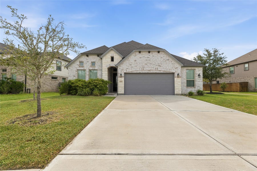 Property photo for 3323 Majestic Pine Lane, Rosenberg, TX