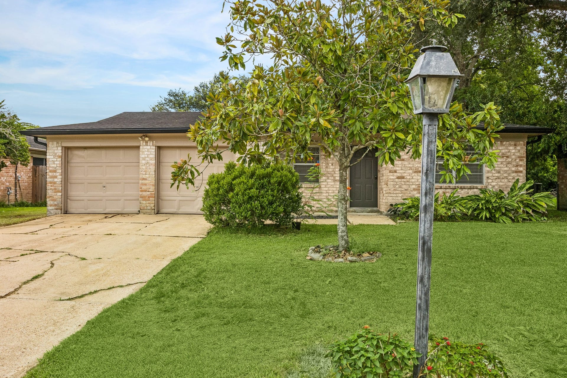 511 Debbie Lane, Alvin, TX 77511 511 Debbie Lane, Alvin, TX 77511