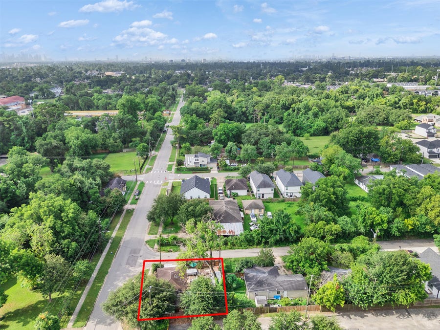 Property photo for 5915 Knox Street, Houston, TX