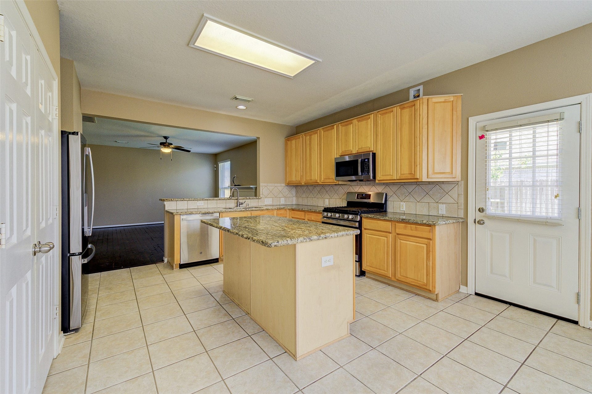 9003 Sundown Drive, Pearland, TX 77584
