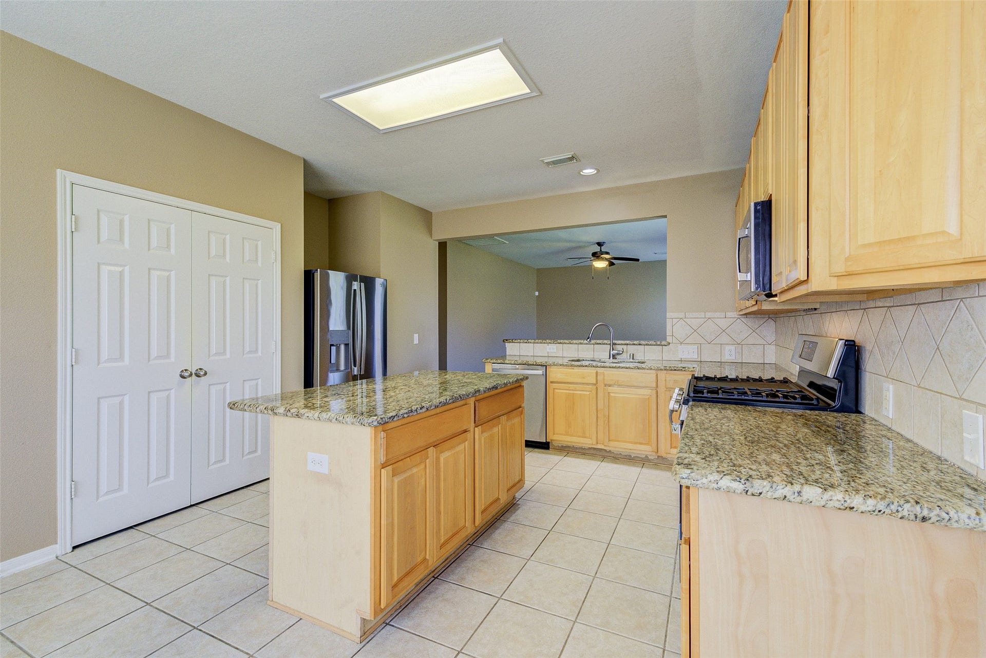 9003 Sundown Drive, Pearland, TX 77584