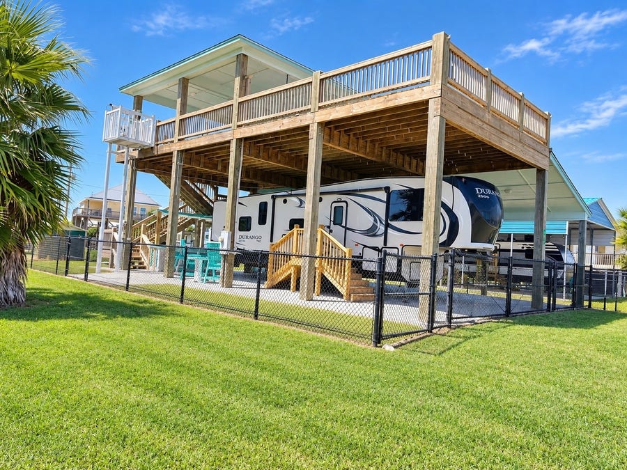 Property photo for 953 Meynig Drive, Crystal Beach, TX