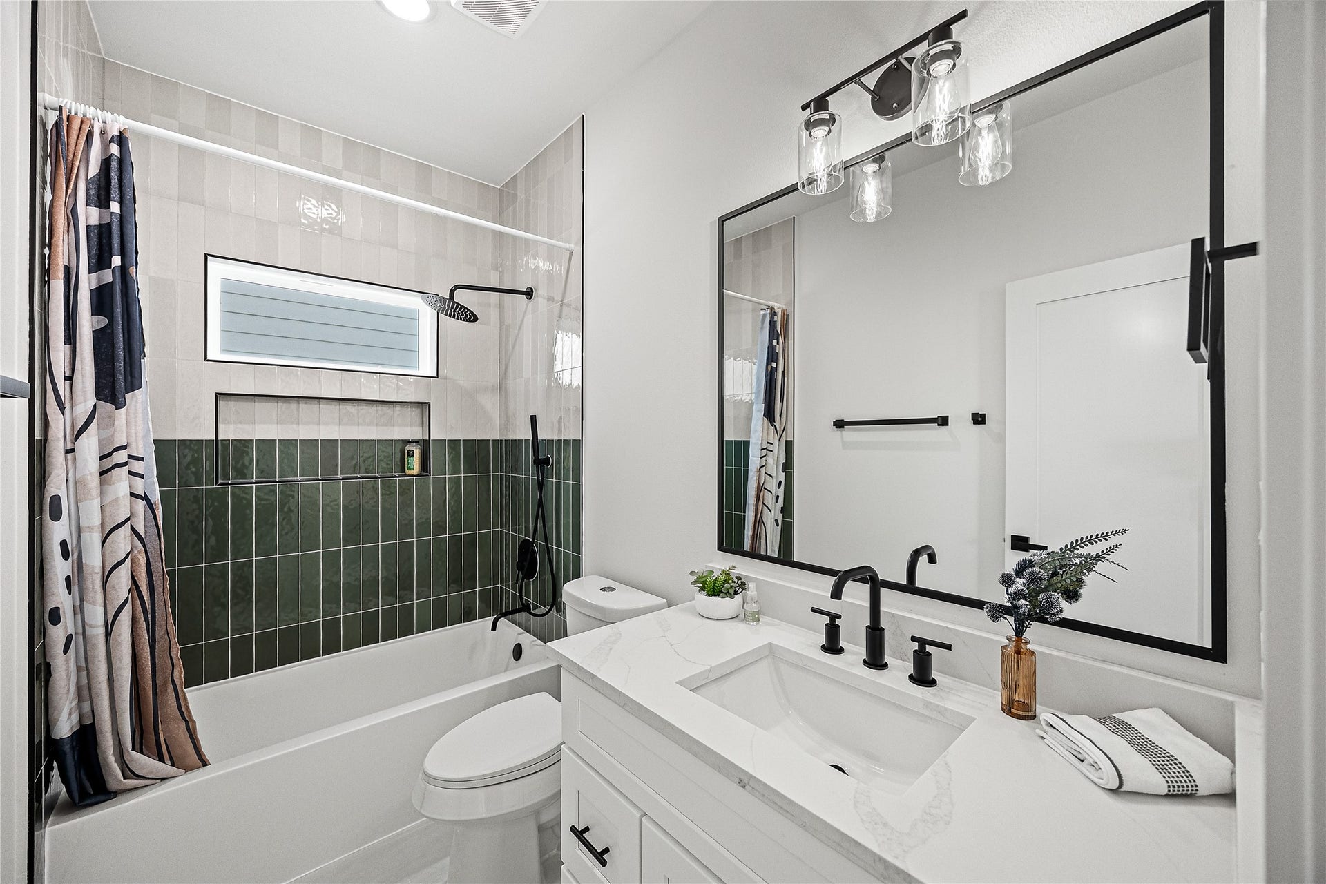 2477 Carmel Street, #A, Houston, TX 77091 Secondary Bedroom Bathroom