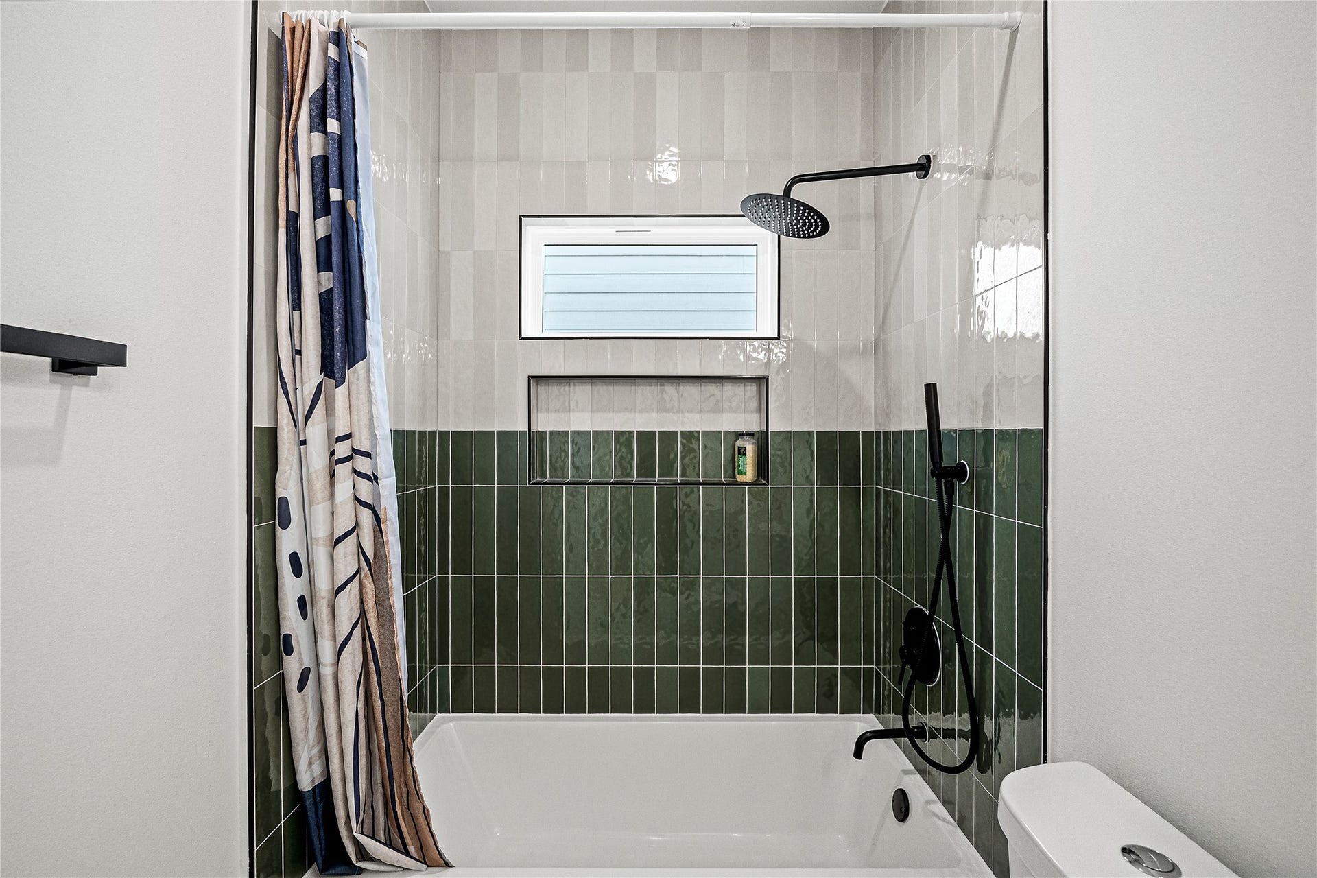 2477 Carmel Street, #A, Houston, TX 77091 Secondary Bedroom Bathroom