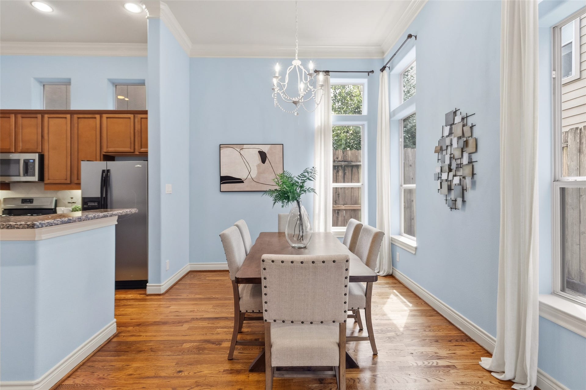 2823 Sherwin Street, Houston, TX 77007 You gather around the table here, surrounded by natural light and soft finishes that make every meal feel a little more intentional. Its the kind of space that works just as well for weeknights as it does for hosting.