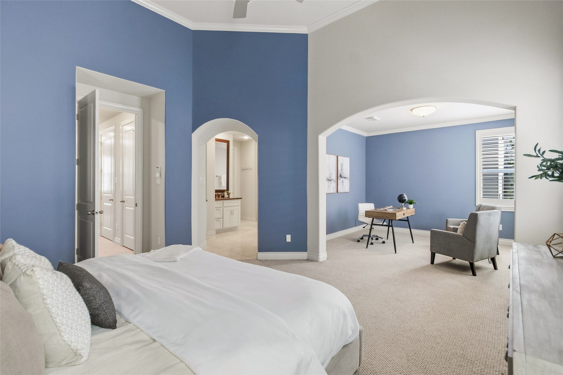 2823 Sherwin Street, Houston, TX 77007 You get the best of both worlds herea true bedroom plus an additional sitting or workspace just beyond the archway. Its the kind of setup that adapts to your routine without feeling cramped.