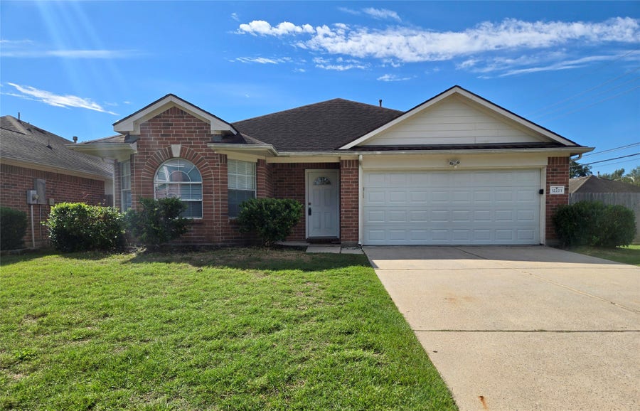 Property photo for 32223 Decker Oaks Drive, Pinehurst, TX