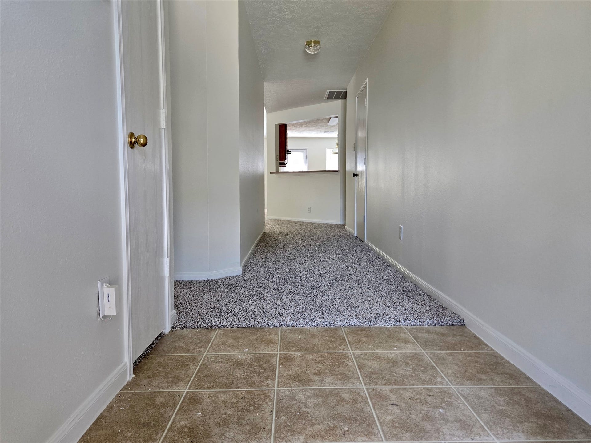 32223 Decker Oaks Drive, Pinehurst, TX 77362 Welcome in! Feels inviting right away with neutral paint and fresh new carpet.