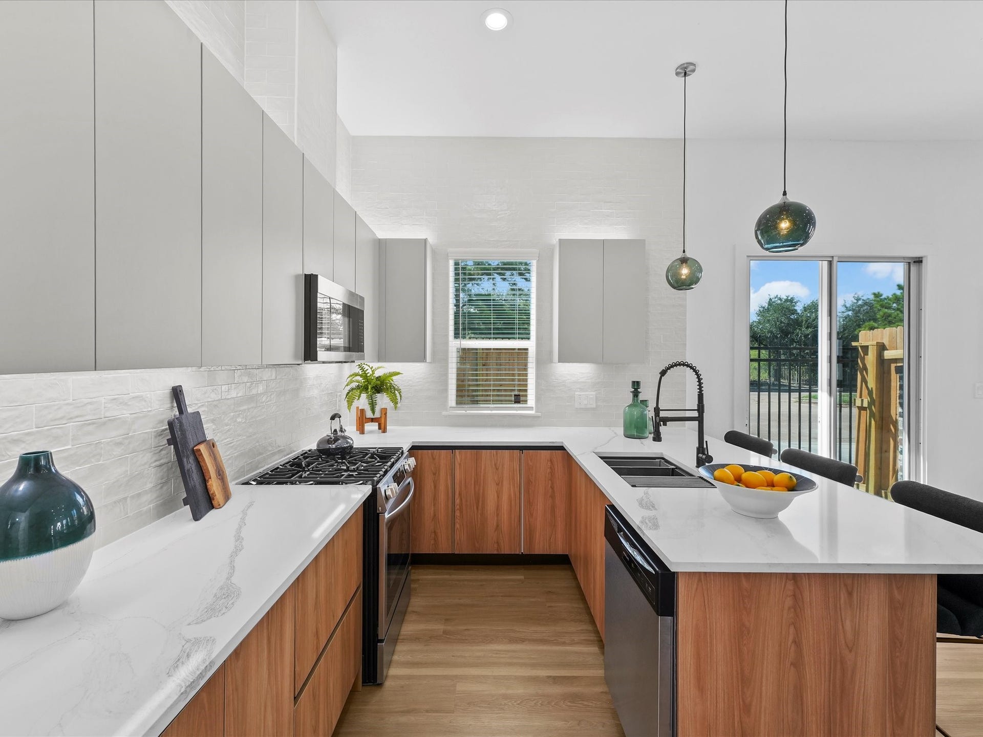 2583 Paul Quinn Street, Houston, TX 77091 2583 Paul Quinn Street, Houston, TX 77091