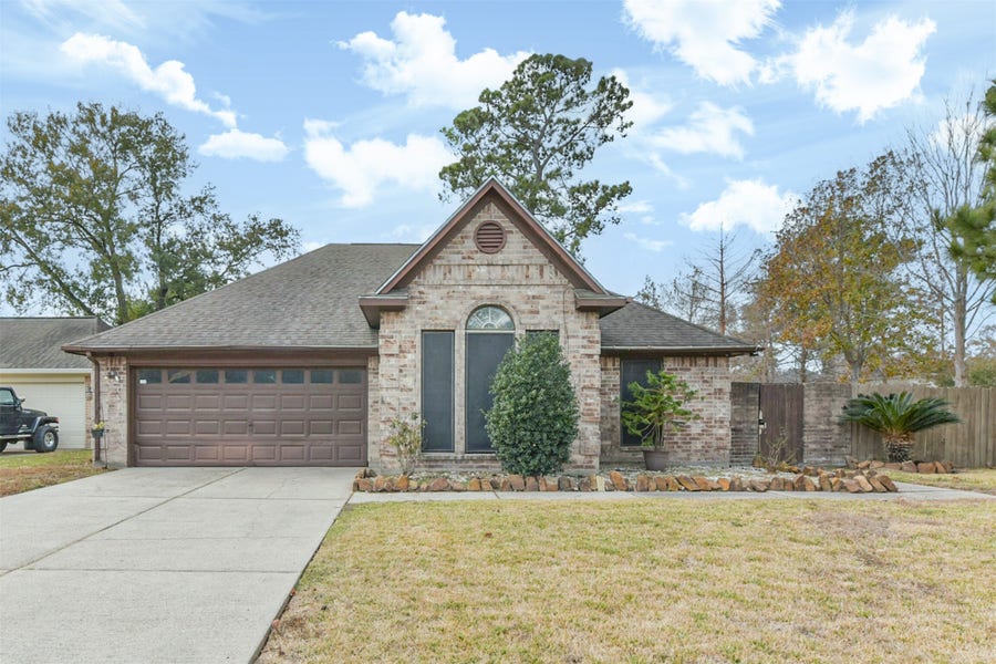 Property photo for 338 Grand Oaks Boulevard, Houston, TX
