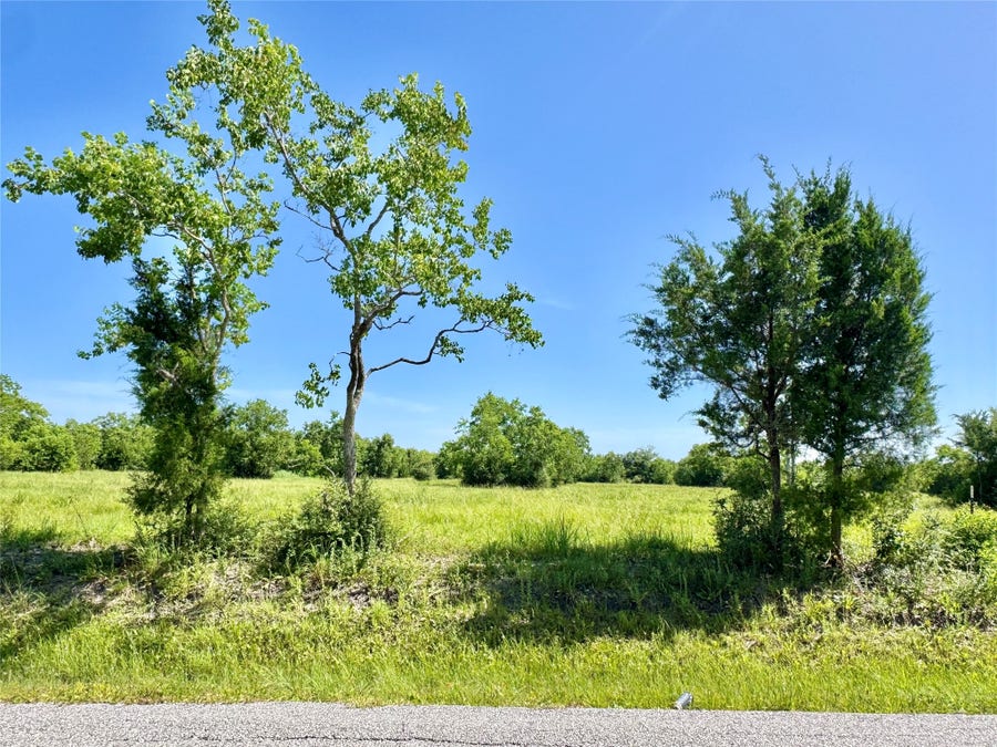 Property photo for 11945 7TH ST, Santa Fe, TX