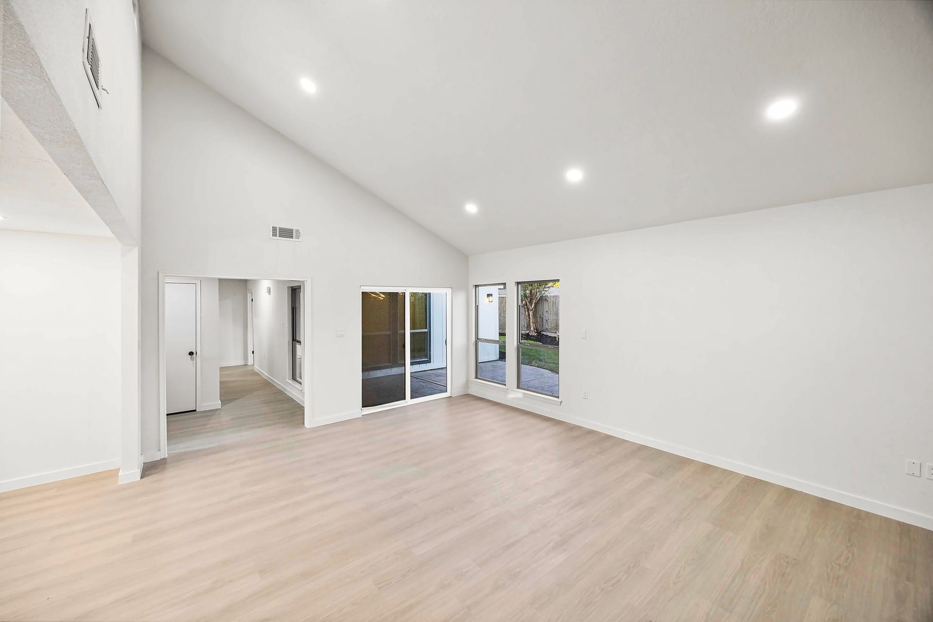 15747 Boulder Oaks Drive, Houston, TX 77084 15747 Boulder Oaks Drive, Houston, TX 77084