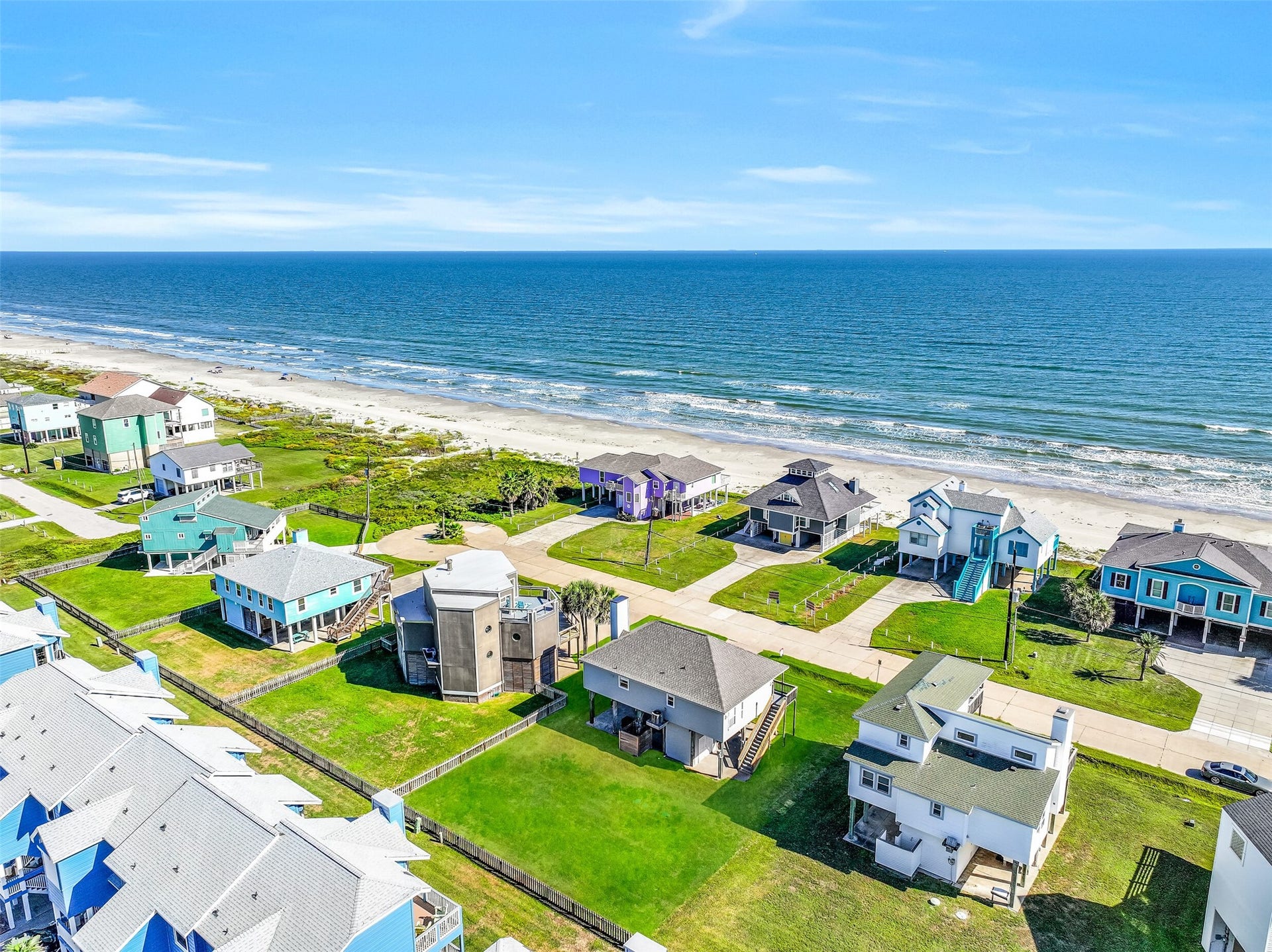17620 Glei, Galveston, TX 77554 Just two rows from the beach, with no vehicle access allowed on the sand, offering a quieter, more private coastal setting.