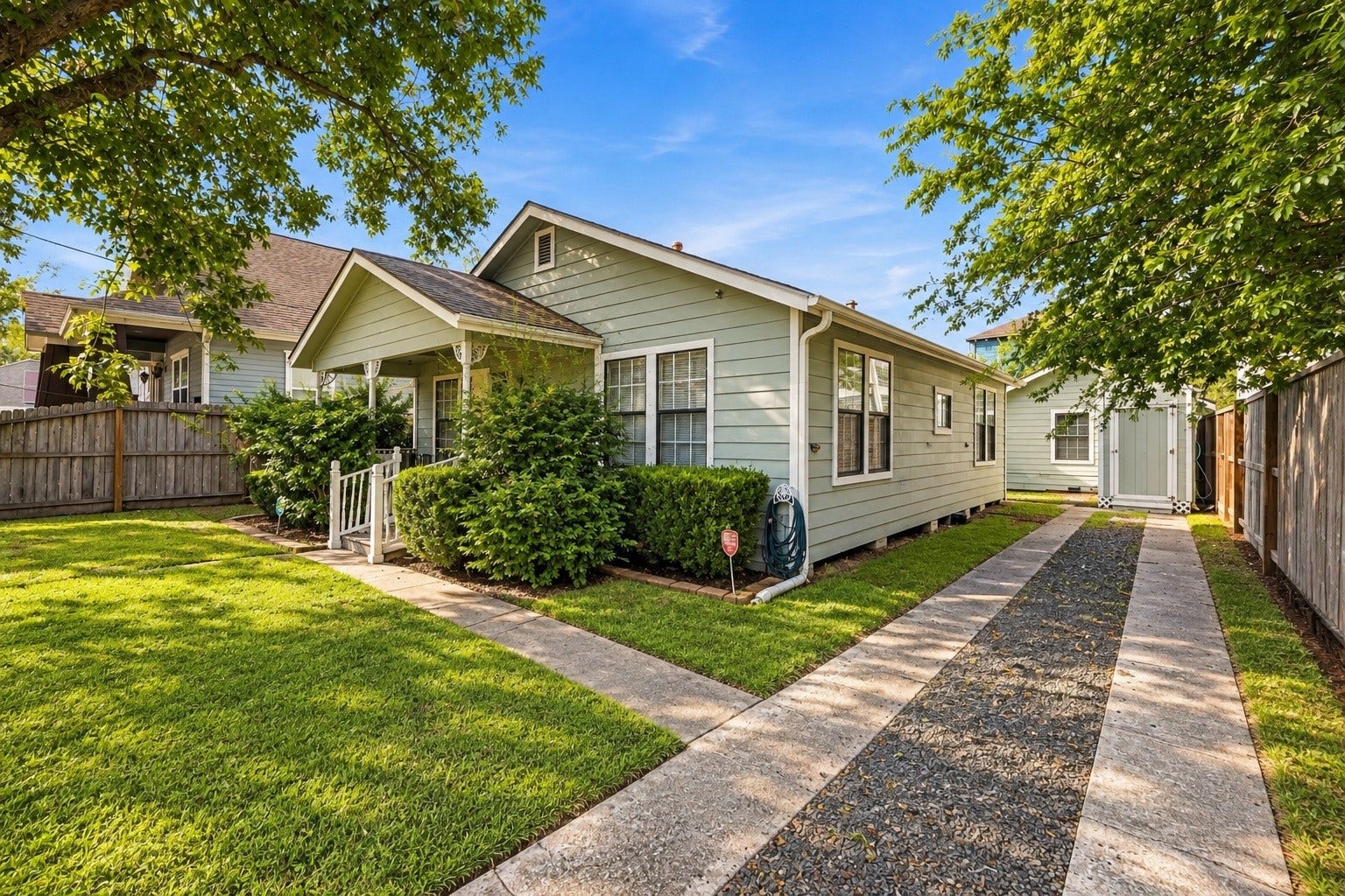 1006 Robbie Street, Houston, TX 77009