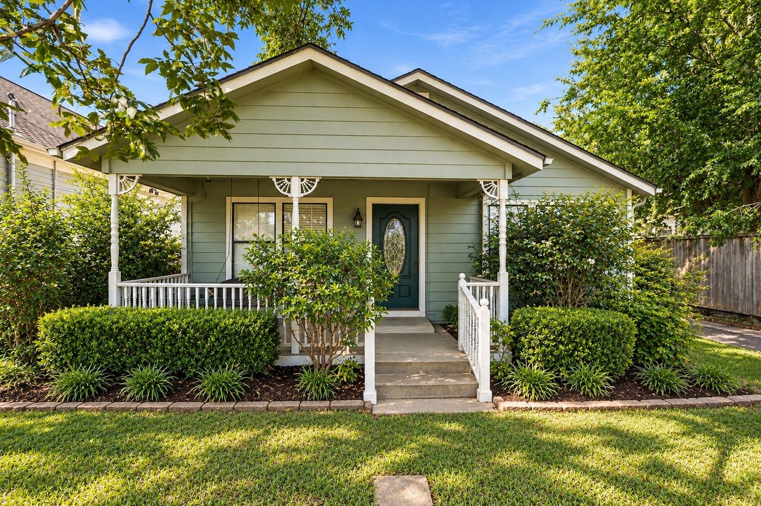 1006 Robbie Street, Houston, TX 77009