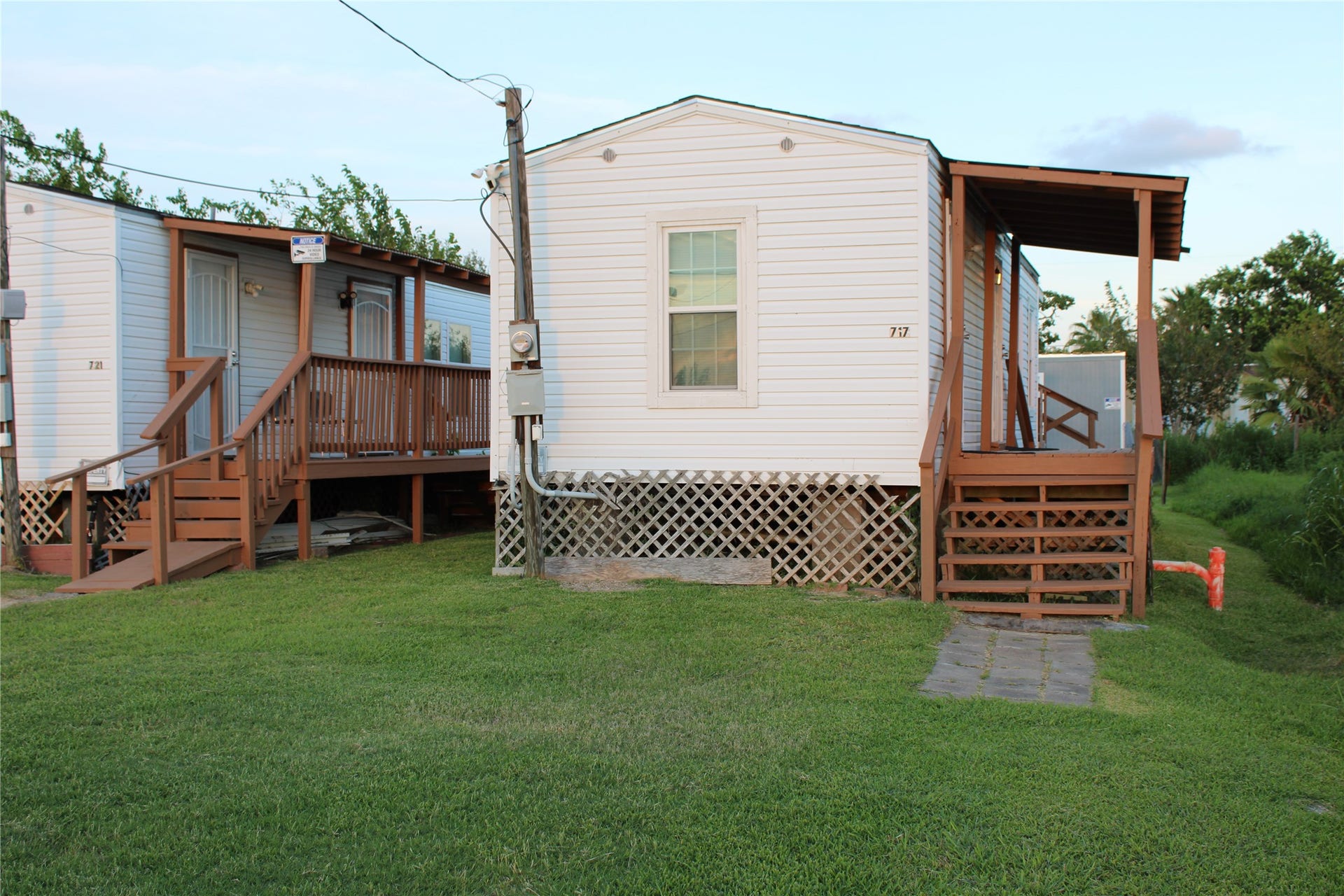717 7th Street, Dickinson, TX 77539 Parking in Front