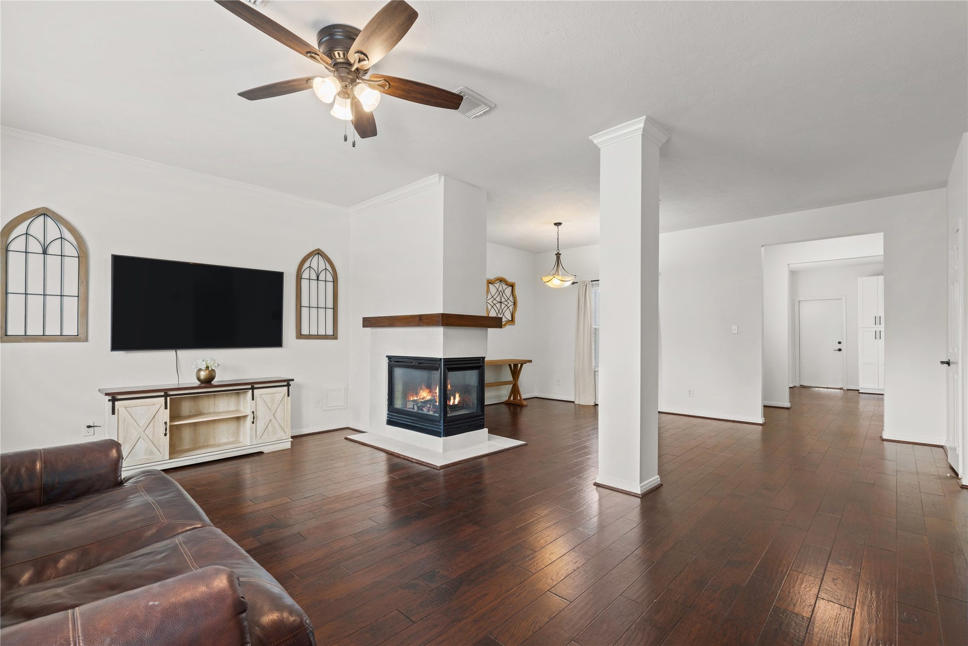 2049 Glencove Drive, Seabrook, TX 77586 2049 Glencove Drive, Seabrook, TX 77586