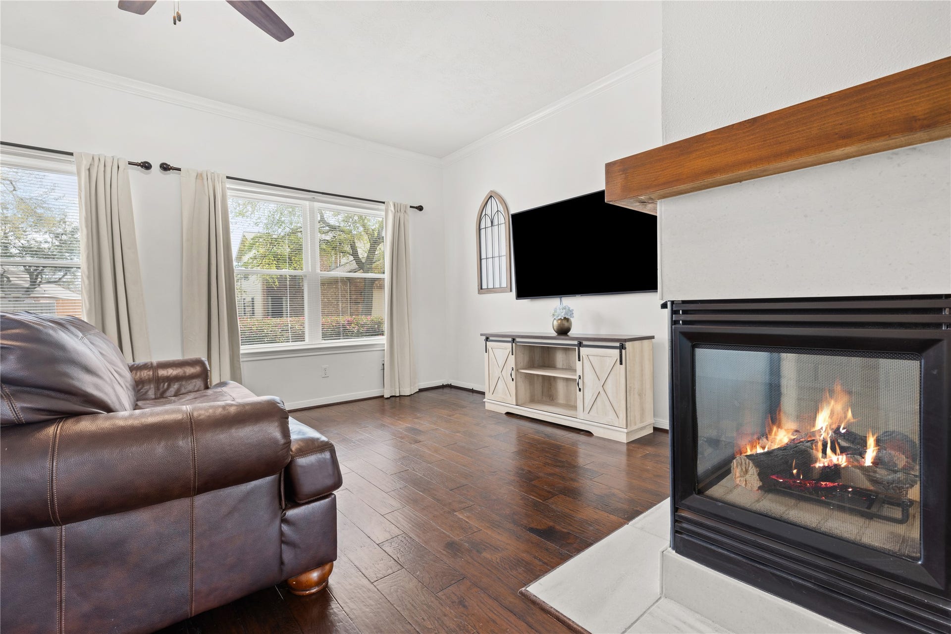 2049 Glencove Drive, Seabrook, TX 77586 2049 Glencove Drive, Seabrook, TX 77586
