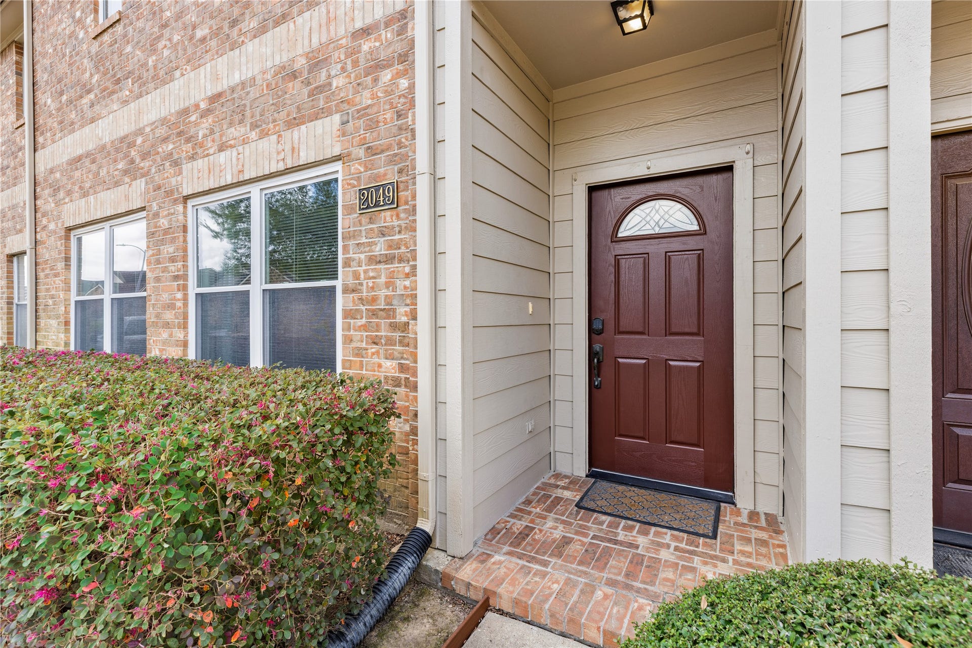 2049 Glencove Drive, Seabrook, TX 77586 2049 Glencove Drive, Seabrook, TX 77586