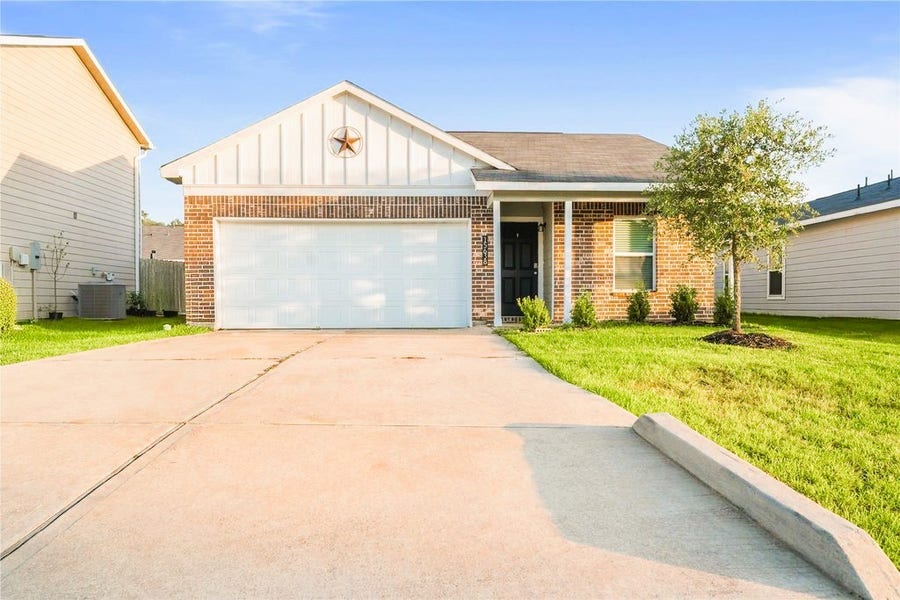 Property photo for 15638 Del Norte Drive, Conroe, TX
