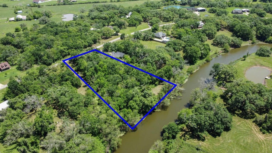 Property photo for 1126 Bronco Trail, Angleton, TX