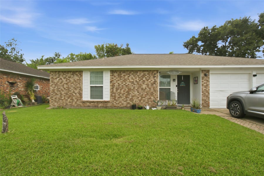 Property photo for 4616 Luella Avenue, Deer Park, TX