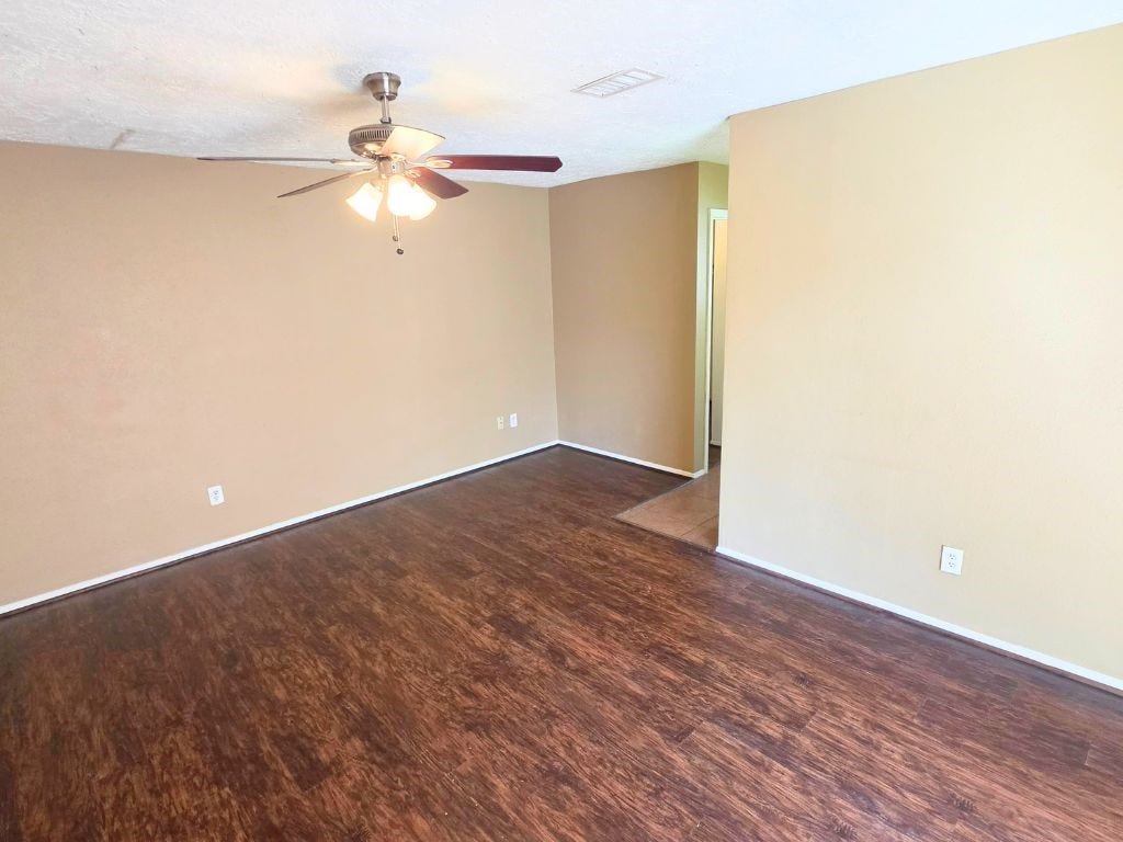 423 N Compass Rose Circle, Crosby, TX 77532 423 N Compass Rose Circle, Crosby, TX 77532
