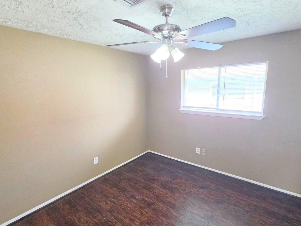 423 N Compass Rose Circle, Crosby, TX 77532 423 N Compass Rose Circle, Crosby, TX 77532