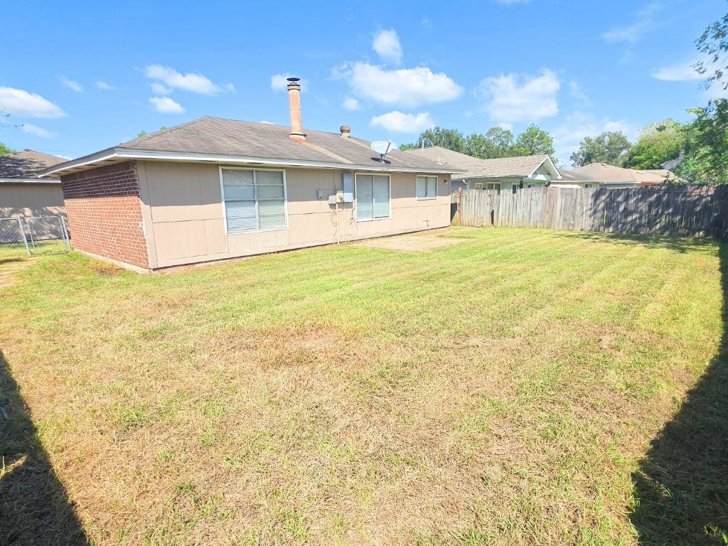 423 N Compass Rose Circle, Crosby, TX 77532 423 N Compass Rose Circle, Crosby, TX 77532