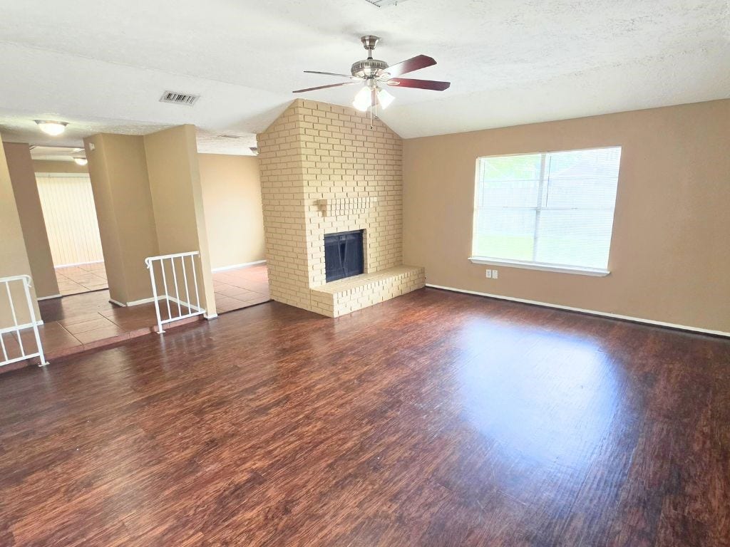 423 N Compass Rose Circle, Crosby, TX 77532 423 N Compass Rose Circle, Crosby, TX 77532