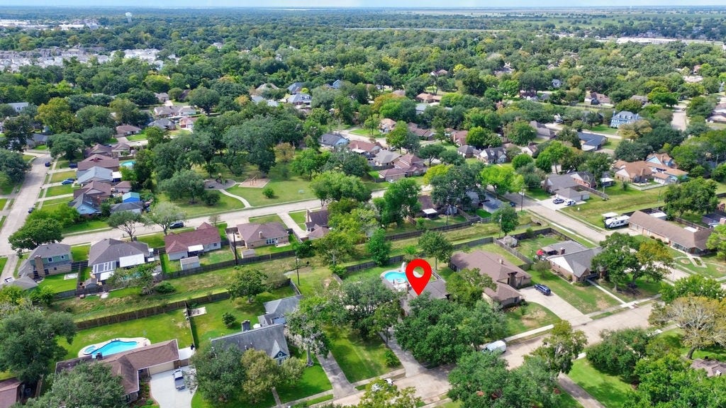 131 Frostwood Drive, Lake Jackson, TX 77566 131 Frostwood Drive, Lake Jackson, TX 77566
