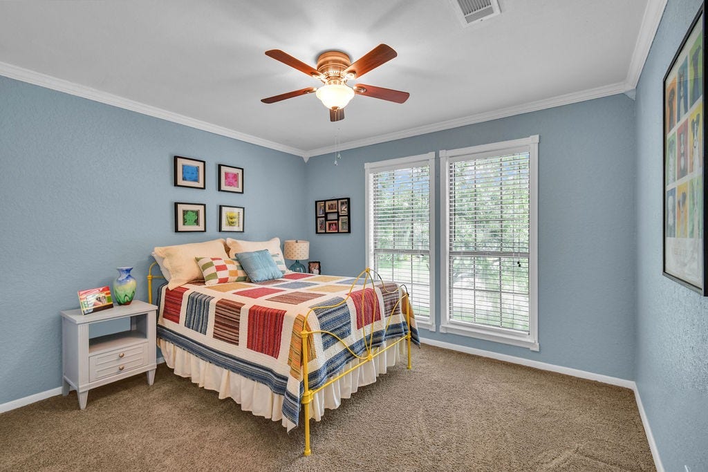 131 Frostwood Drive, Lake Jackson, TX 77566 The "blue room" secondary bedroom