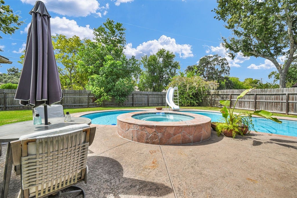 131 Frostwood Drive, Lake Jackson, TX 77566 Relax in the spa after a long day