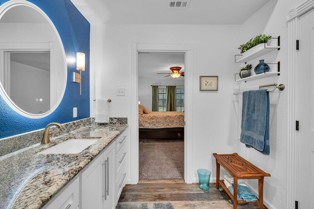 131 Frostwood Drive, Lake Jackson, TX 77566 131 Frostwood Drive, Lake Jackson, TX 77566