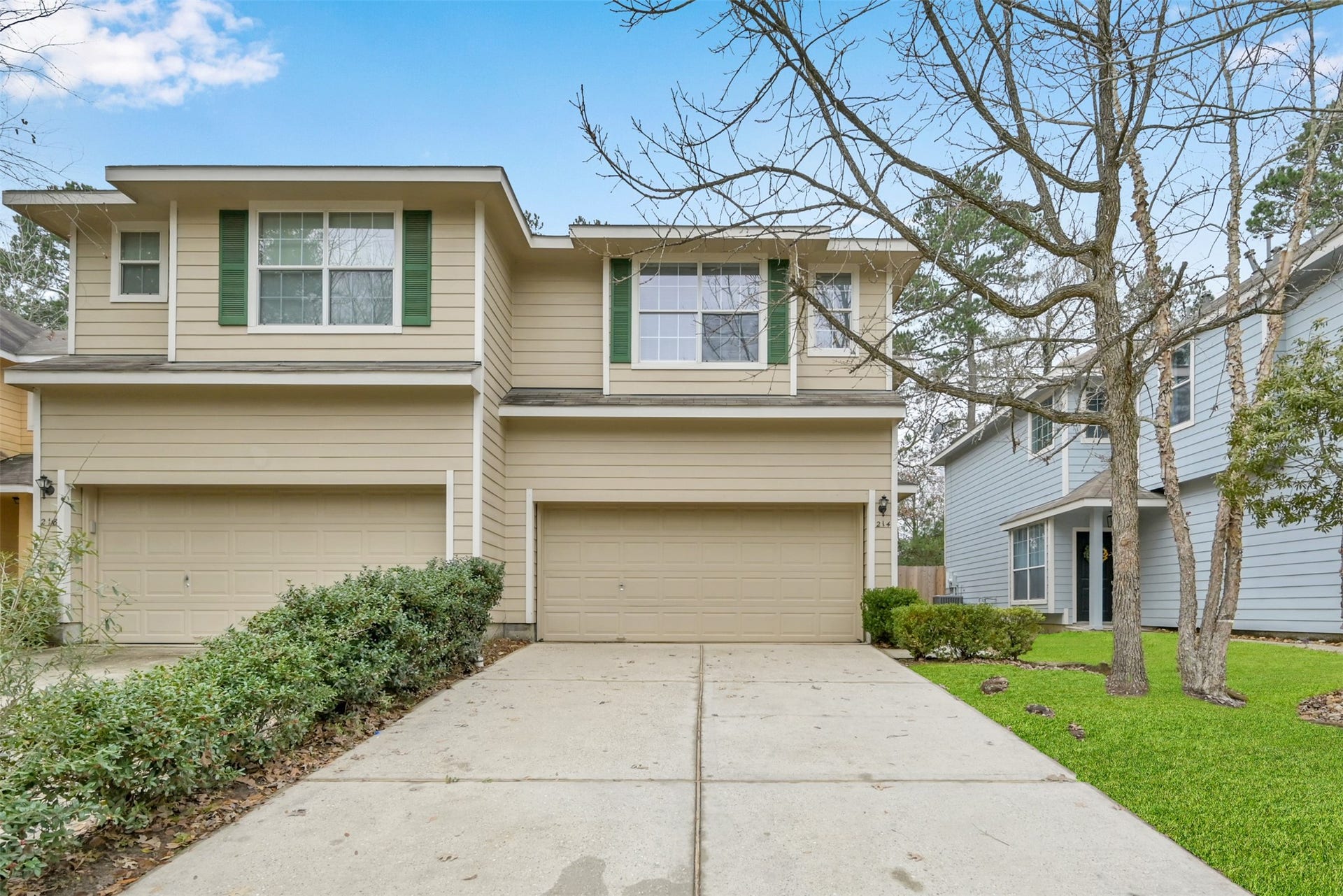 214 W Stedhill Loop Loop, Conroe, TX 77384 Front of the property