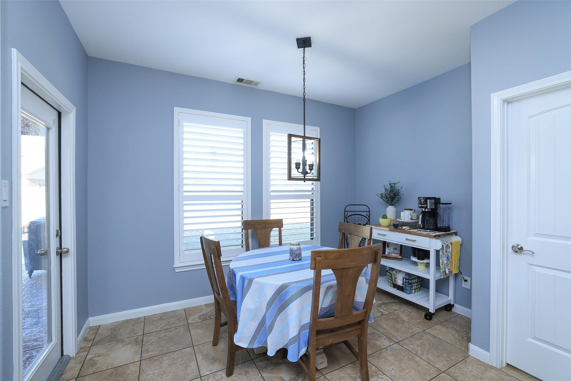 20811 Noble Crusade Court, Tomball, TX 77375 Large breakfast area