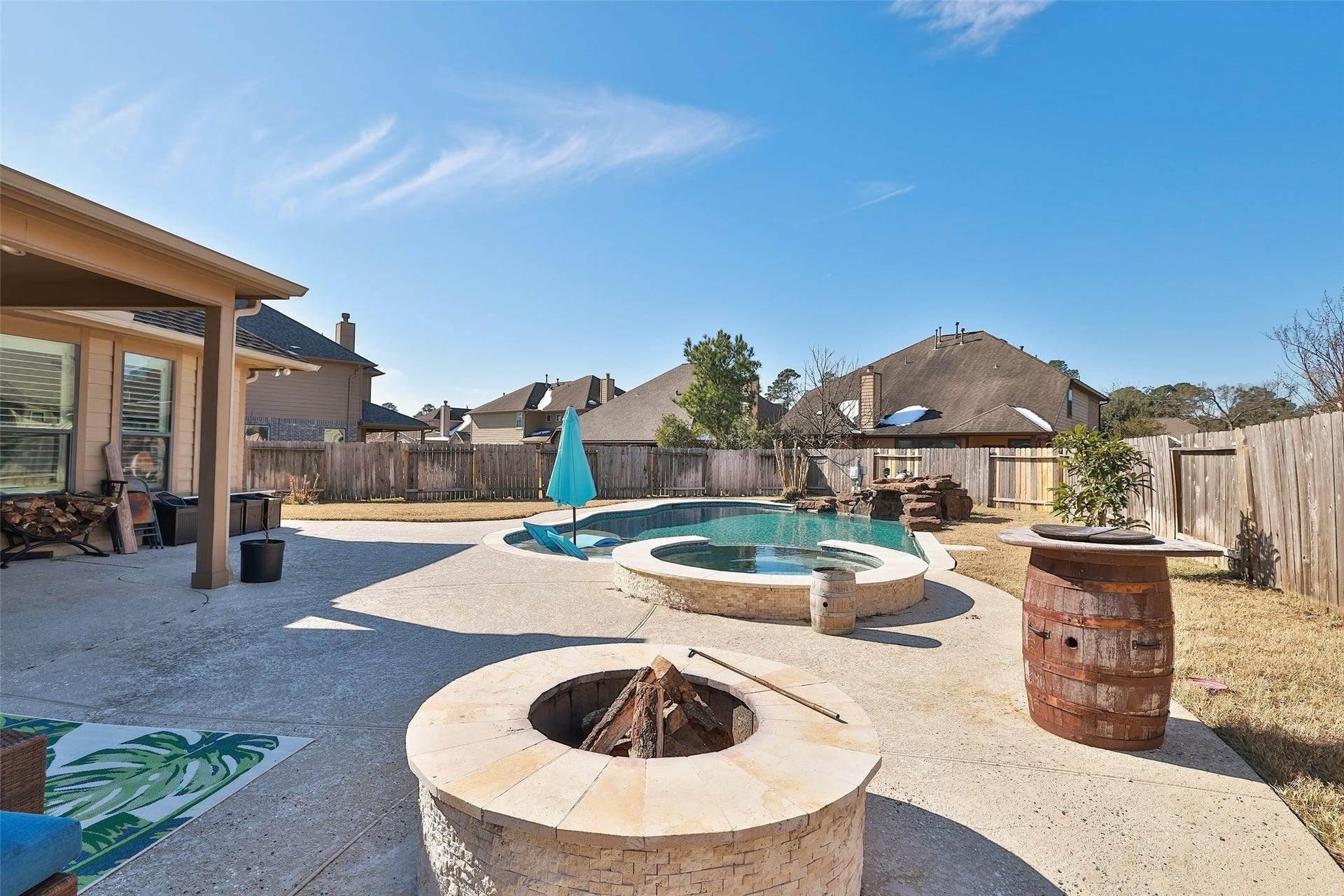 20811 Noble Crusade Court, Tomball, TX 77375 Nice fire pit outside for those cool evenings