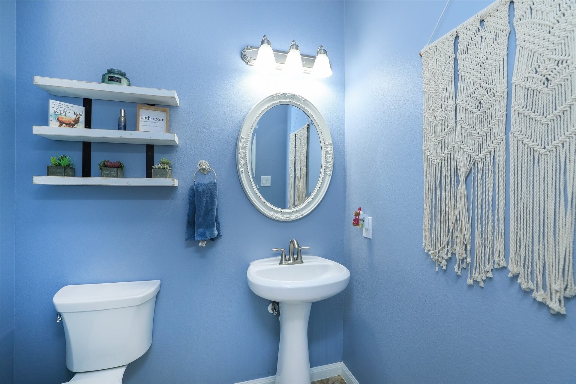 20811 Noble Crusade Court, Tomball, TX 77375 1/2 bathroom downstairs