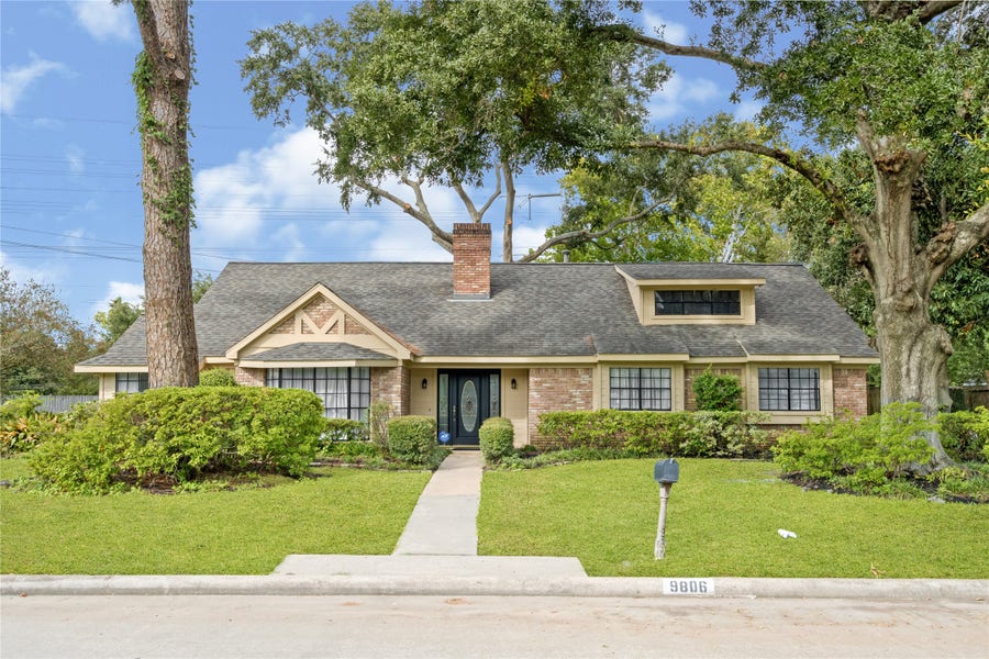 Property photo for 9806 Emnora Lane, Houston, TX