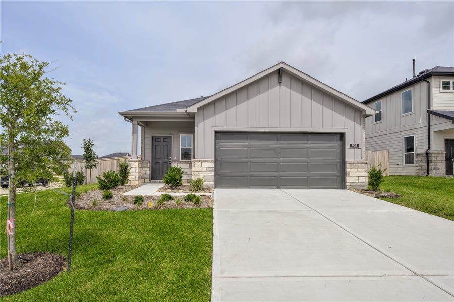 Property photo for 905 Silver Buckle Lane, Montgomery, TX