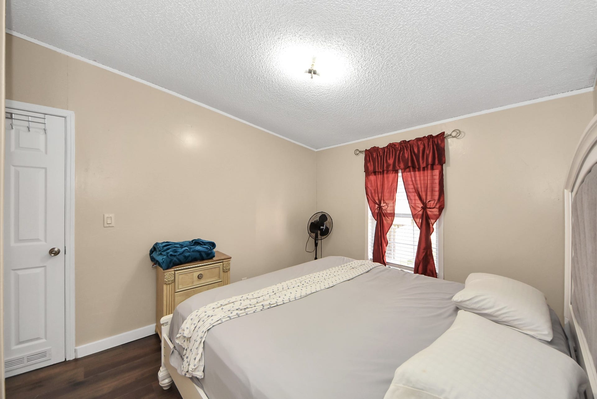 26090 Cornwall, New Caney, TX 77357 26090 Cornwall, New Caney, TX 77357