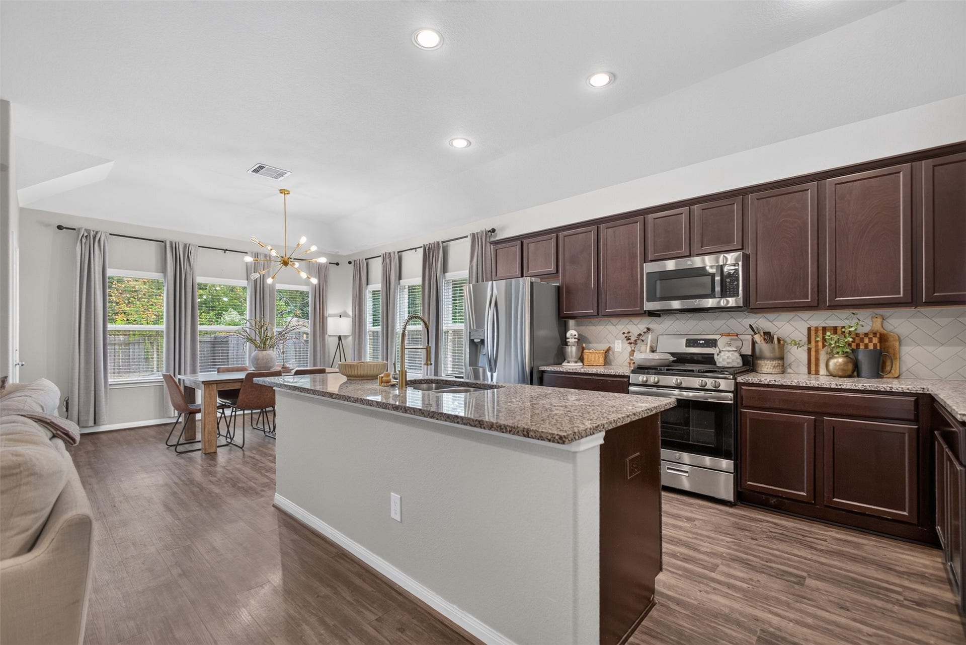 15015 Meadow Glen N, Conroe, TX 77306 15015 Meadow Glen N, Conroe, TX 77306