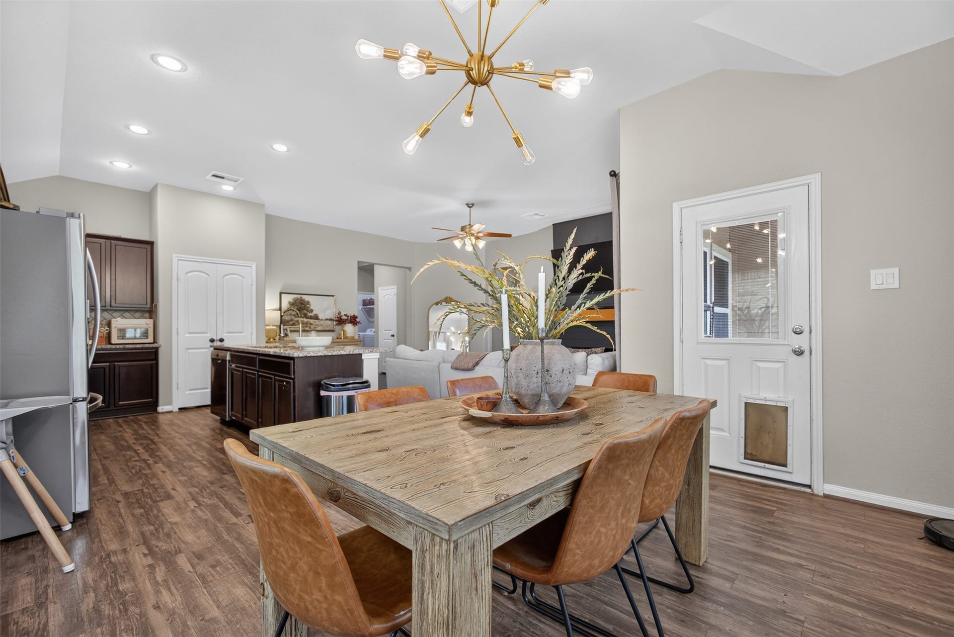 15015 Meadow Glen N, Conroe, TX 77306 15015 Meadow Glen N, Conroe, TX 77306