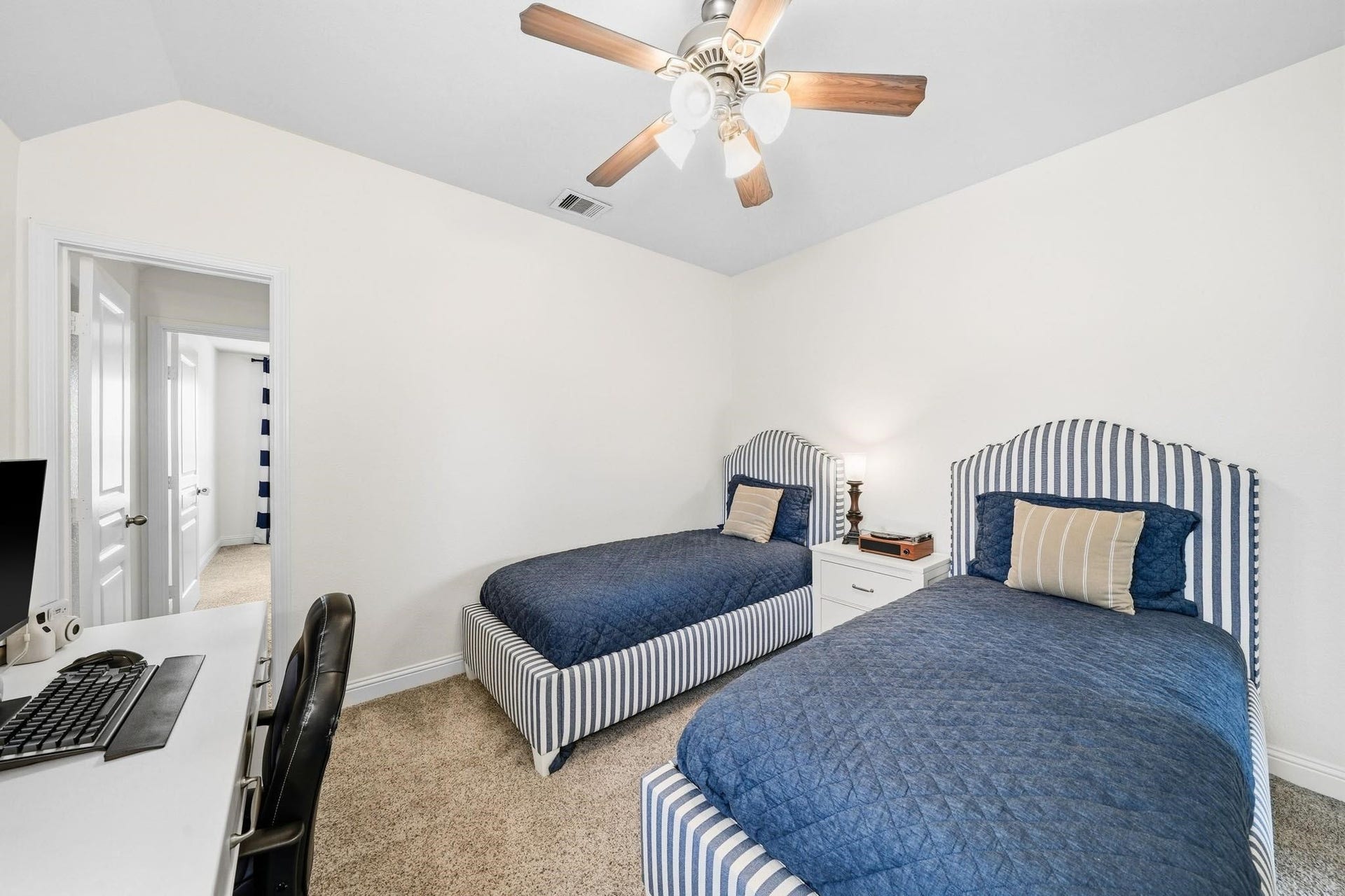 17610 Strackfield Lane, Tomball, TX 77377 Whether welcoming the morning sun or creating a restful evening escape, this bedroom feels comfortable, private and relaxing.