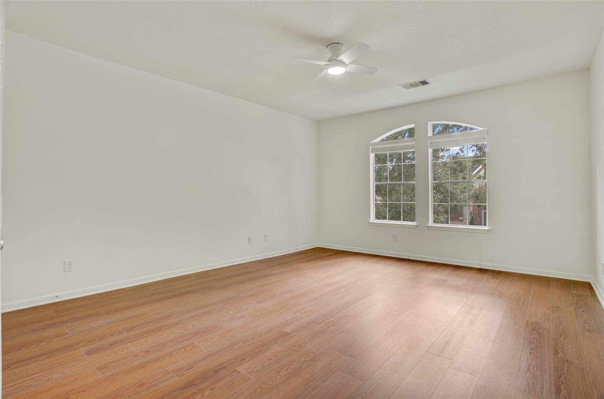 1728 Pampas Trail Drive, Friendswood, TX 77546 Secondary Bedroom