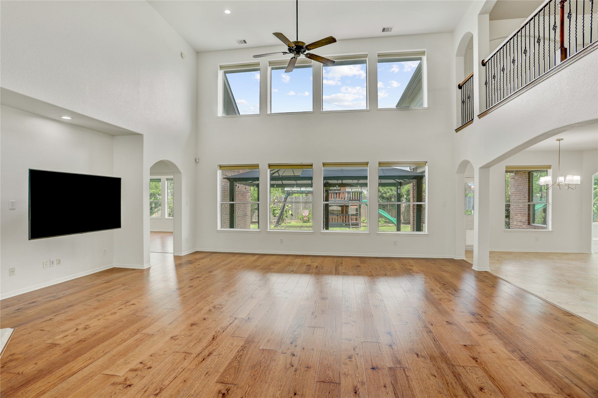 1728 Pampas Trail Drive, Friendswood, TX 77546 Large Living Room - Open To The Kitchen