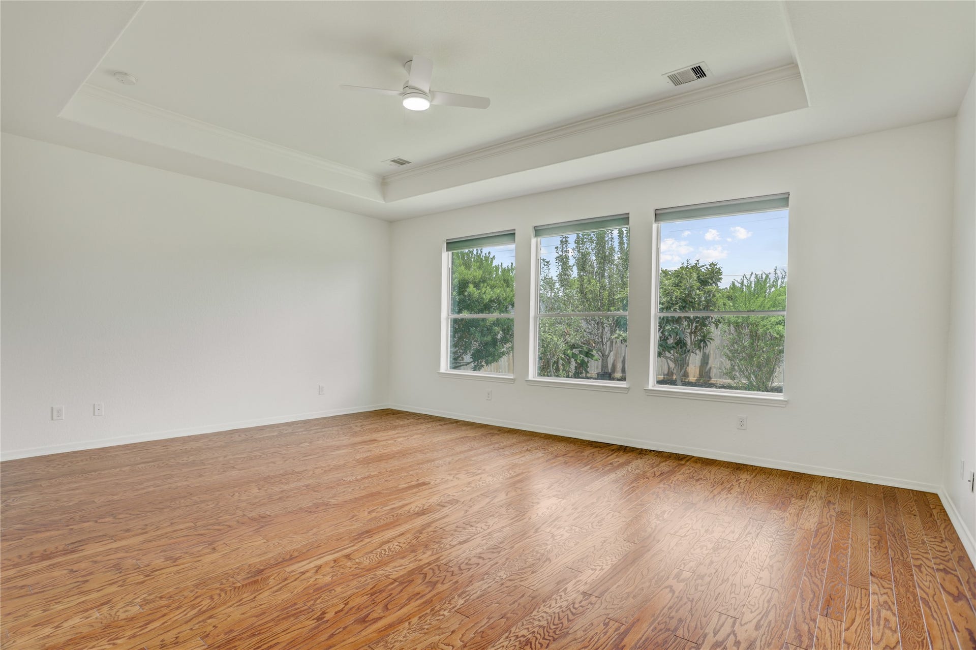 1728 Pampas Trail Drive, Friendswood, TX 77546 Primary Suite