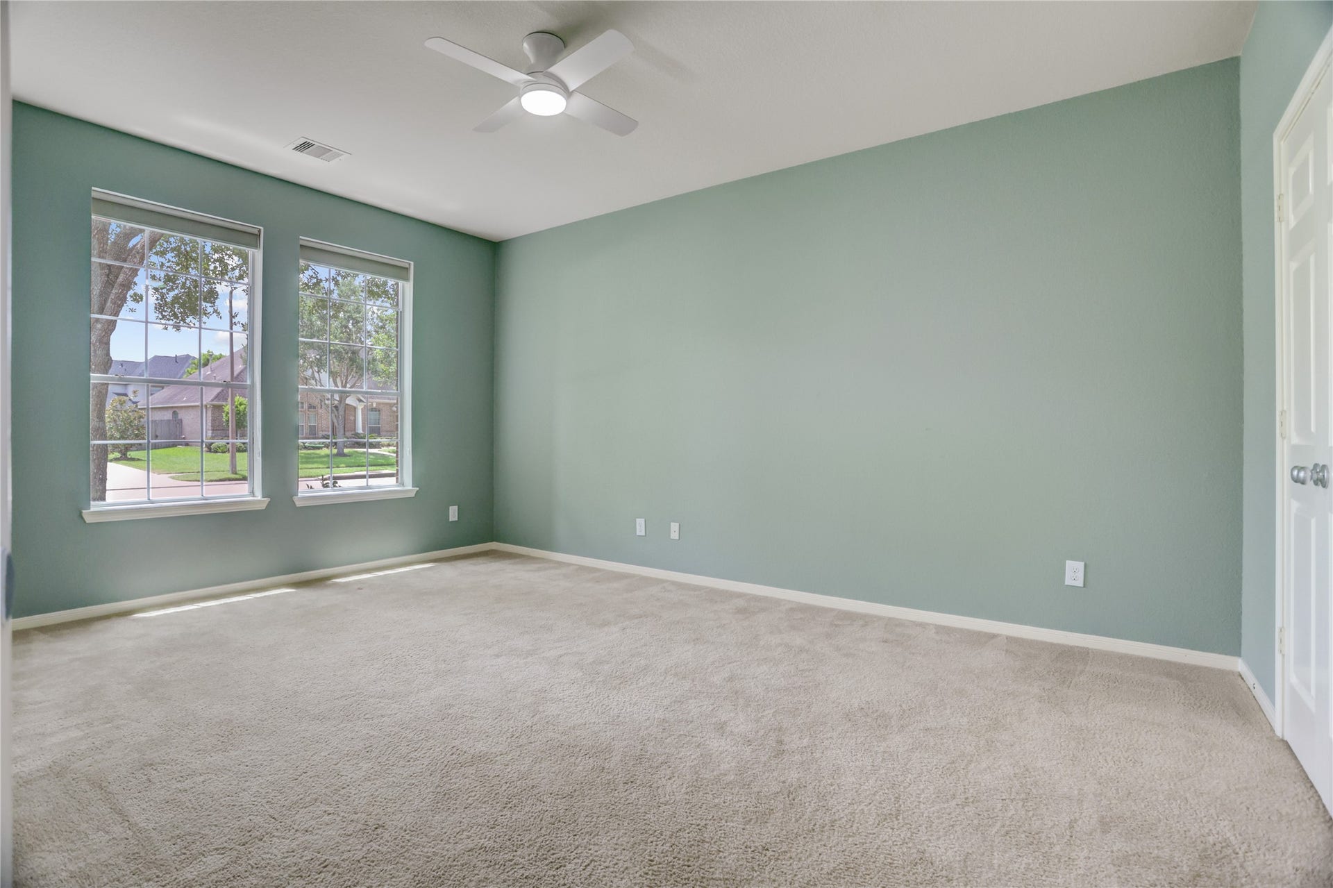1728 Pampas Trail Drive, Friendswood, TX 77546 Secondary Bedroom