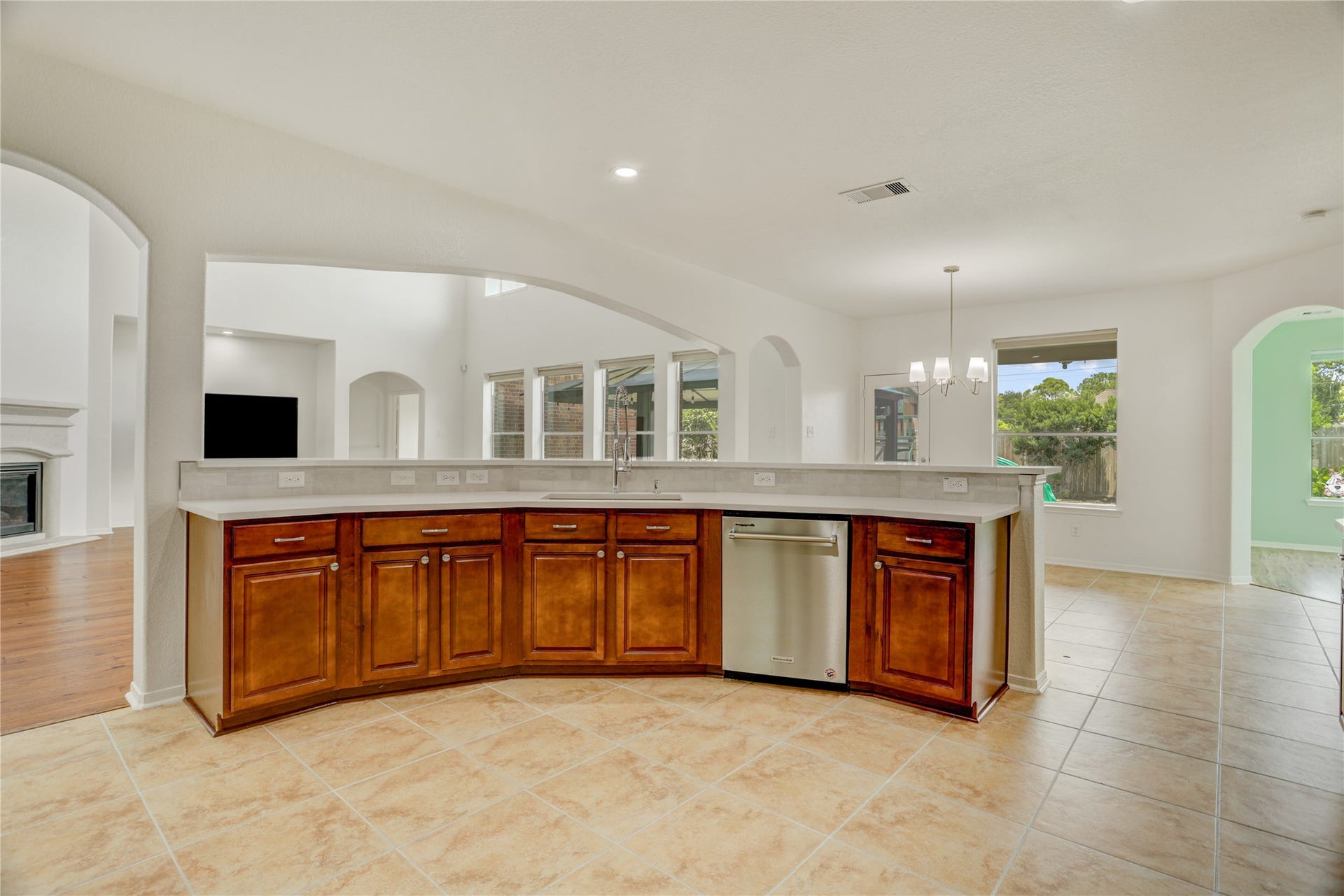 1728 Pampas Trail Drive, Friendswood, TX 77546 Kitchen Island Open To The Living Room